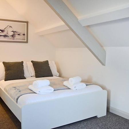 Modern Attic Studio Apartment With Harbour Views Penzance Exterior foto