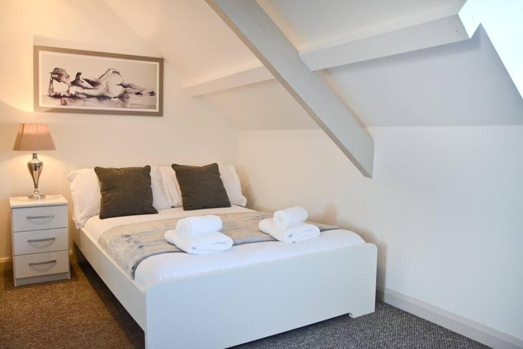 Modern Attic Studio Apartment With Harbour Views Penzance Exterior foto